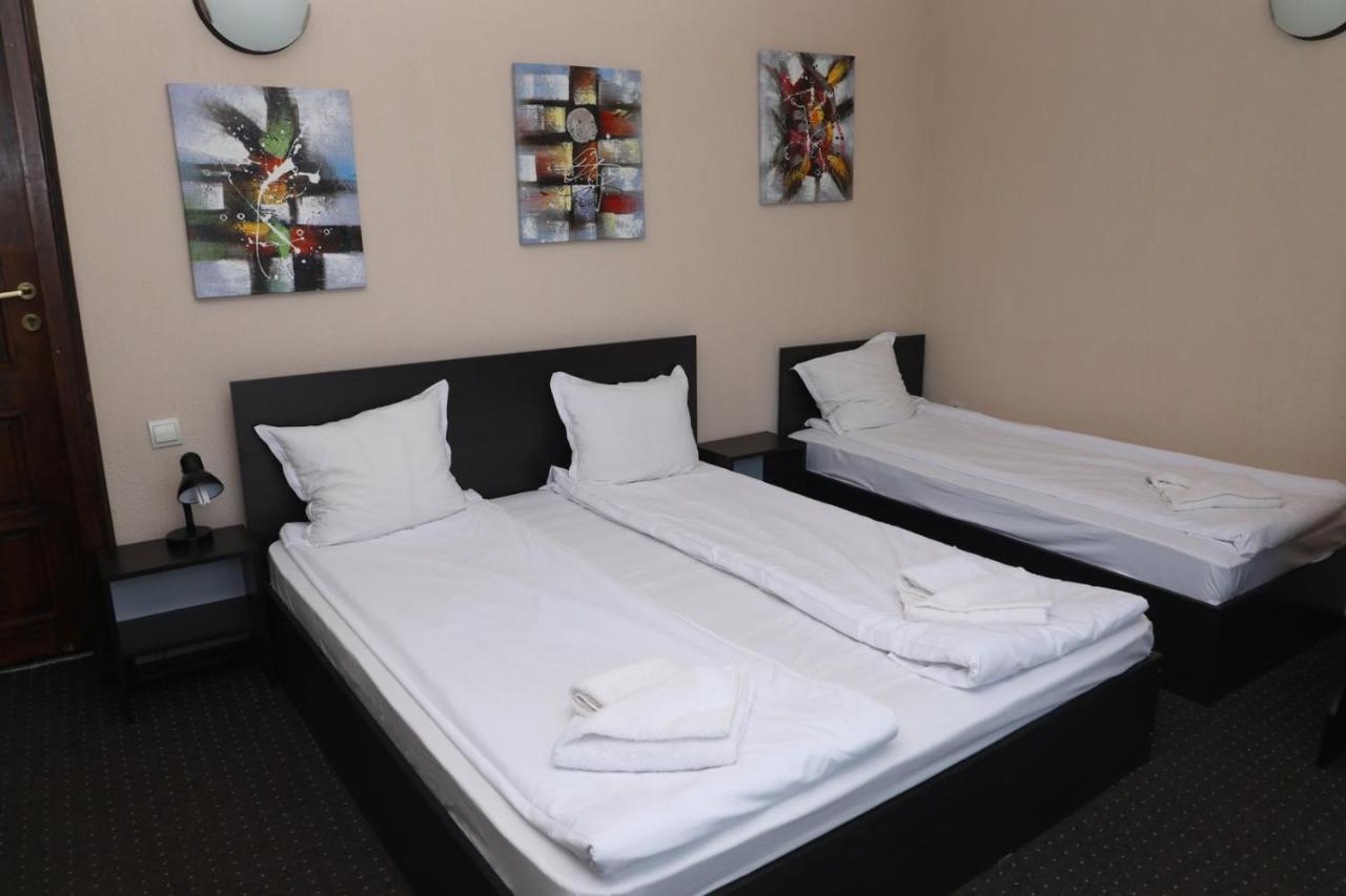 Hotel Опълченец à Chipka Extérieur photo