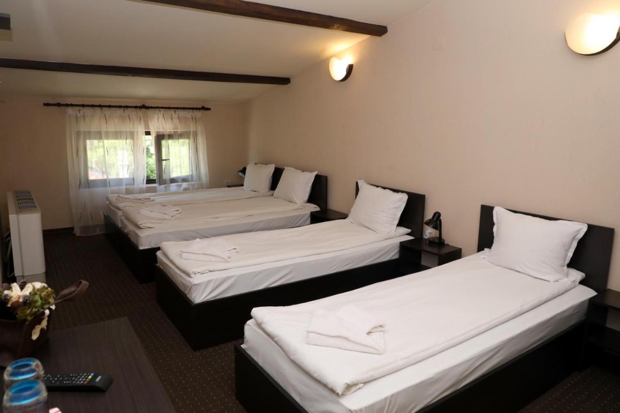Hotel Опълченец à Chipka Extérieur photo